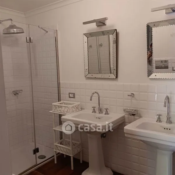 Salles de bain - Luxury Apartment in Historic Palazzo, Florence