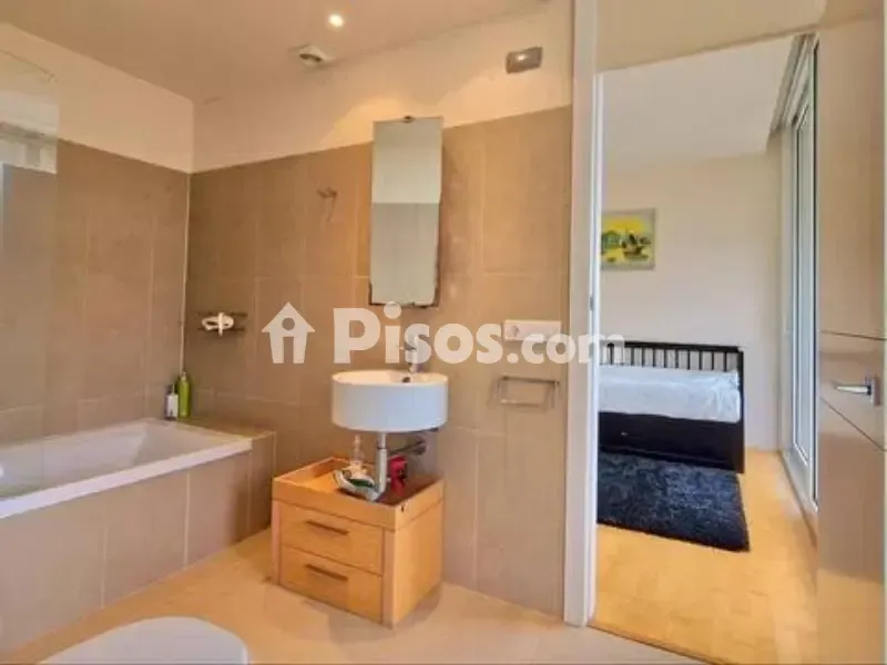 Salles de bain - Villa with Pool on Avinguda del Mediterrani