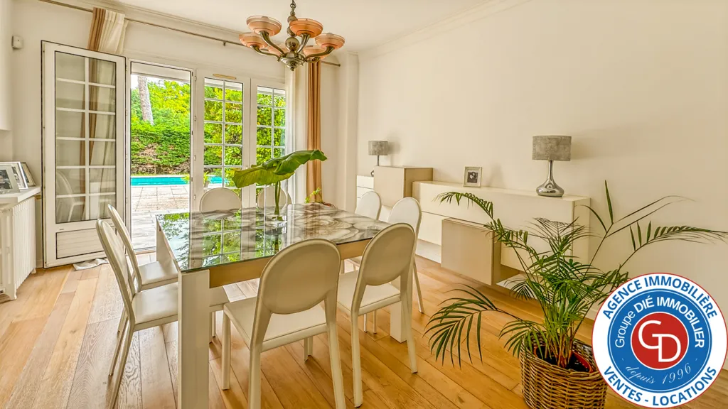 Salle à manger - Villa avec Piscine et Garage près des Plages à Arcachon