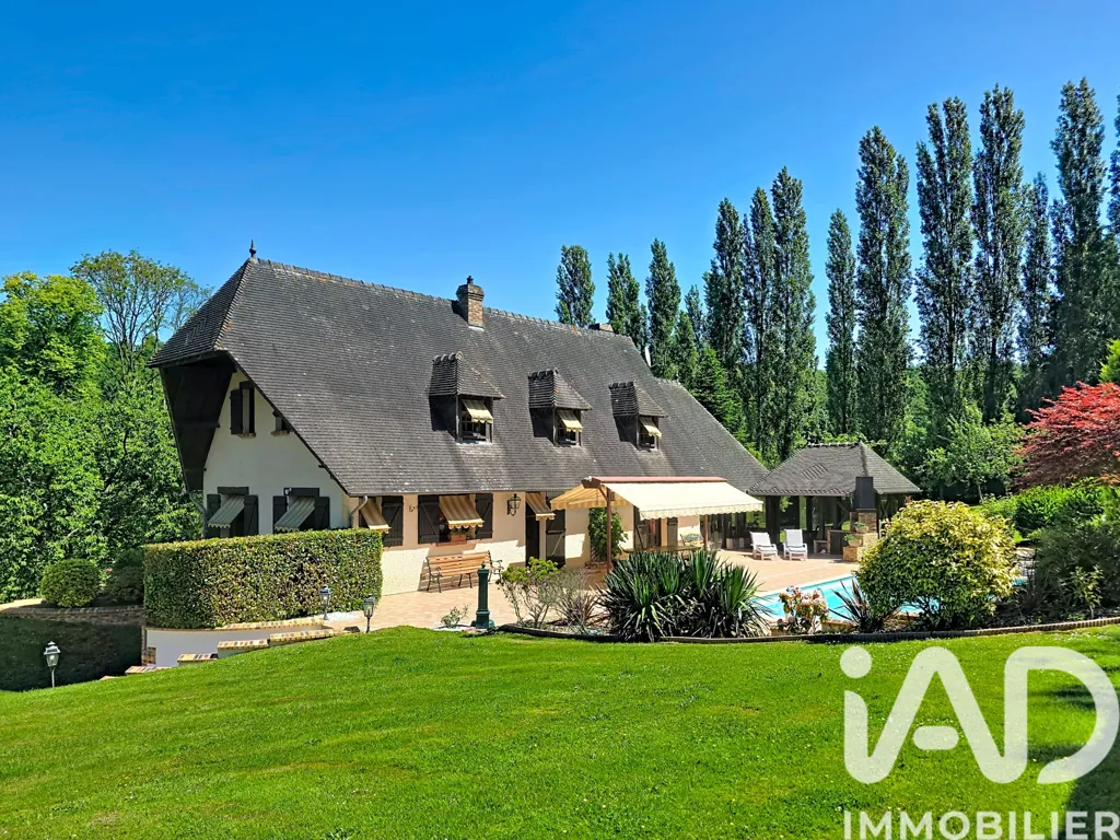 Extérieur - Maison Traditionnelle avec Piscine à Saint-Germain-de-Pasquier