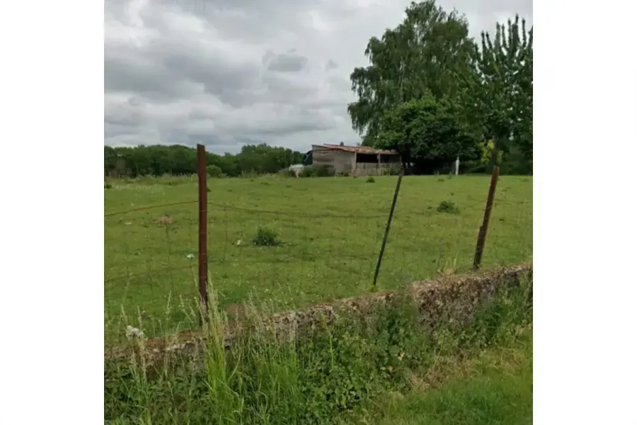 Jardin - Terrain à Bâtir à QuEvy pour 5 Maisons