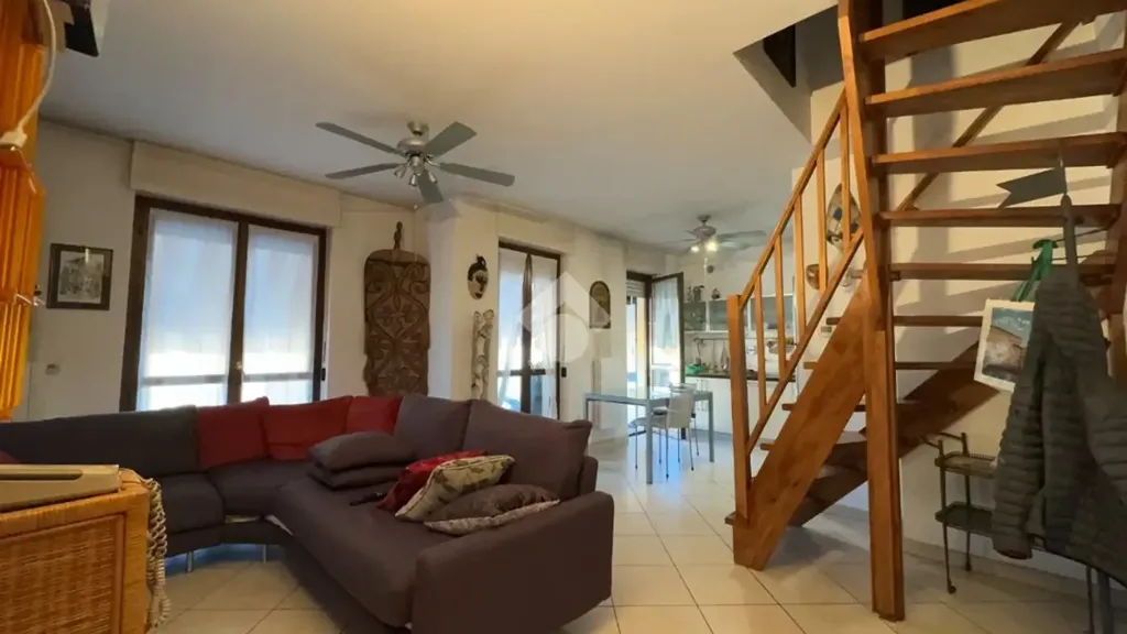 Séjour - Spacious Apartment with Balcony in Carmagnola