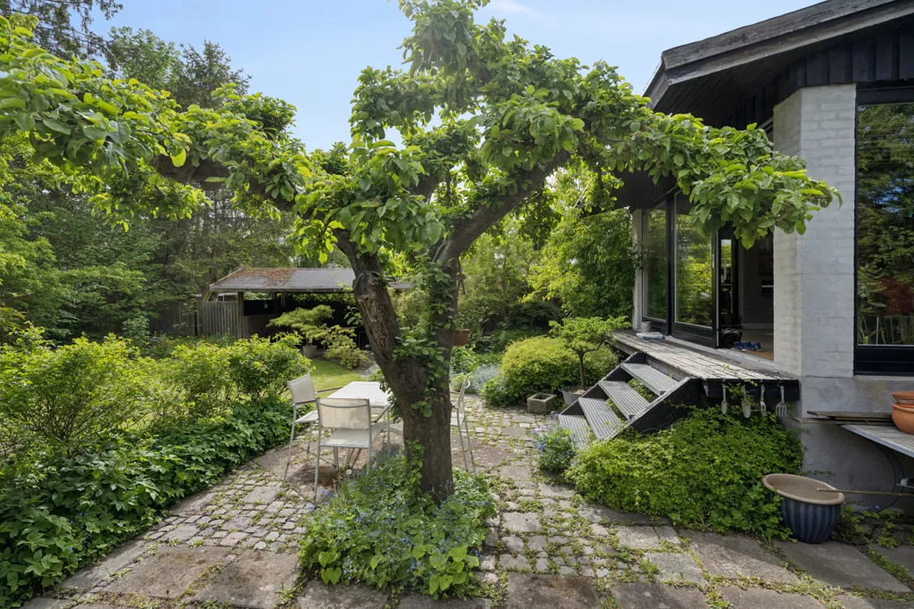 Jardin - 1930s Villa with Garden in Søborg