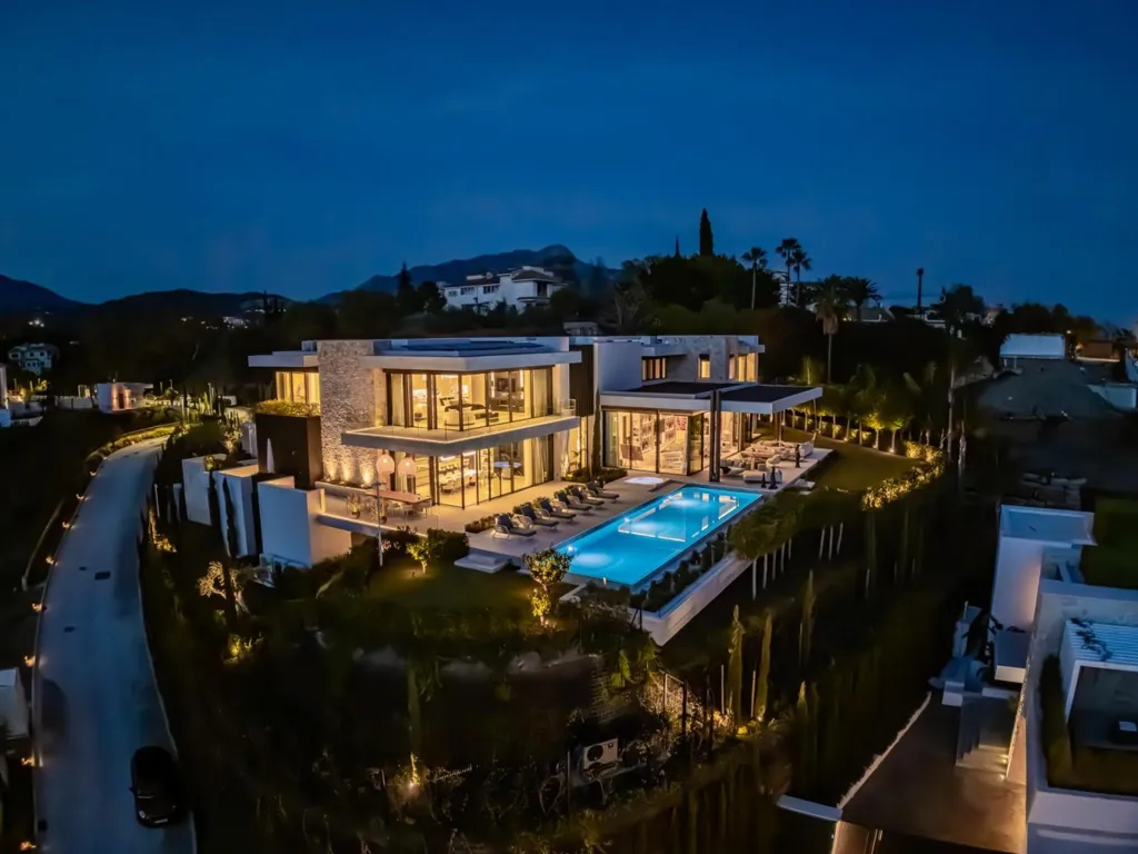 Õhuvaade - Detached Villa with Infinity Pool in Benahavís