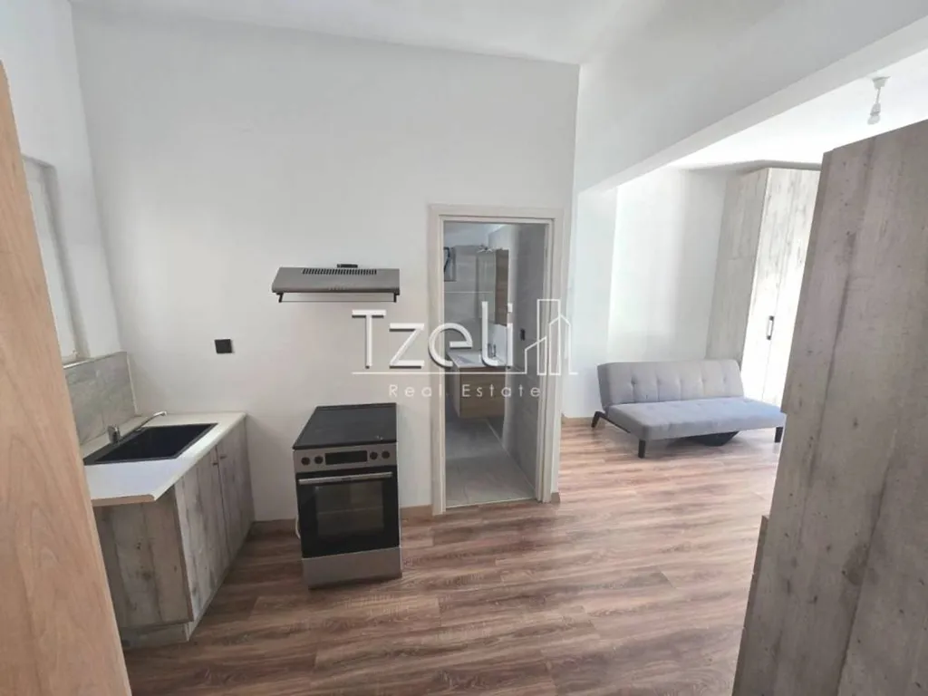 Köök - Renovated Studio with Balcony in Patras Centre