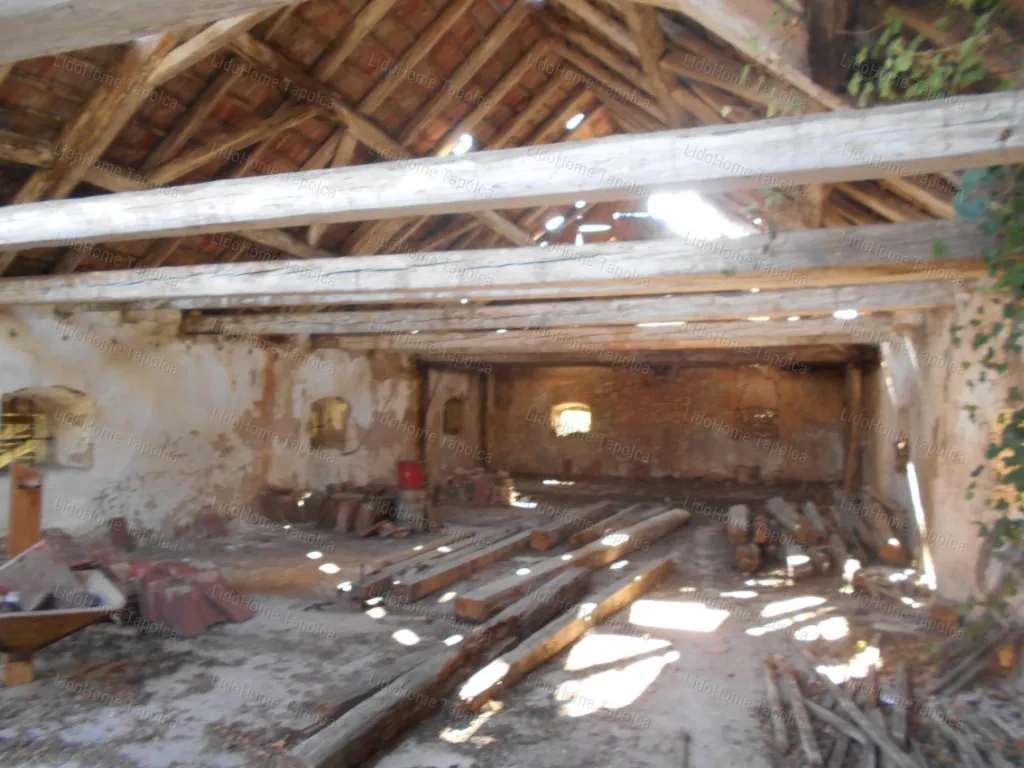 Stanze - Three-Storey Farmhouse for Renovation in Csabrendek