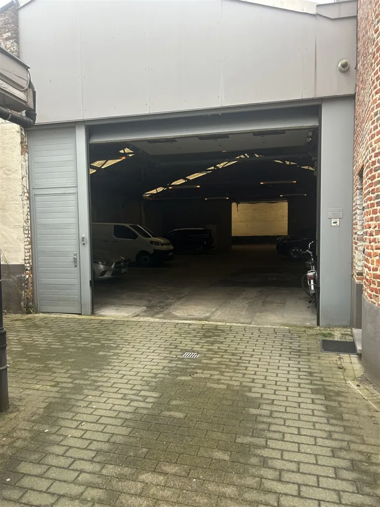 Garage - Garage avec Mezzanine à Leuven