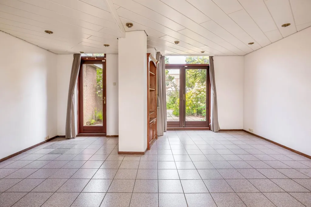 Séjour - 5-Bedroom House with Garden in Rhoon