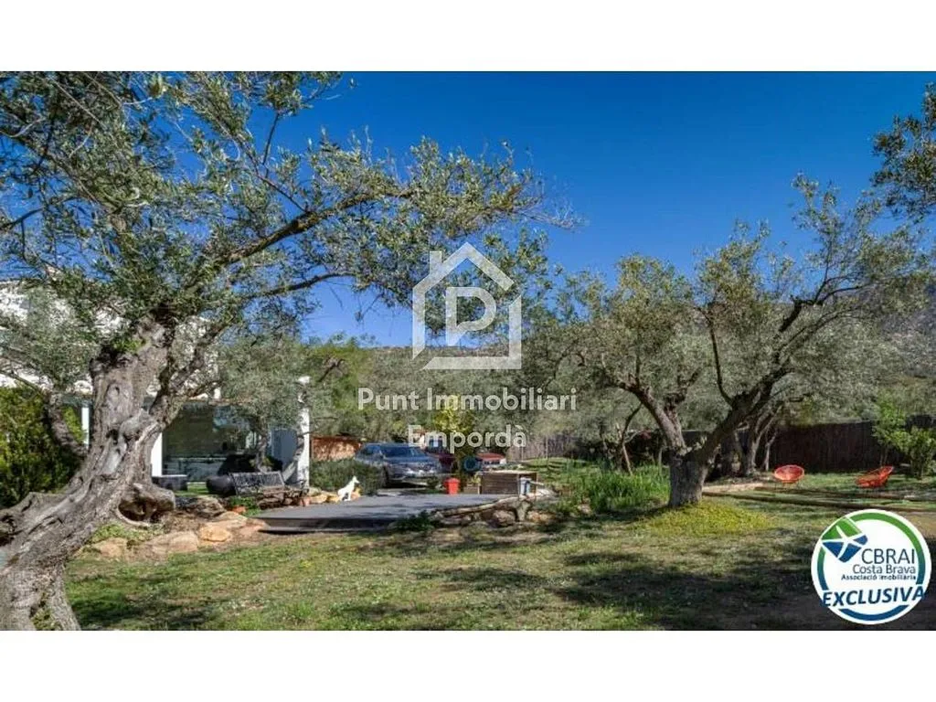 Giardino - Chalet with Pool in Palau-Saverdera