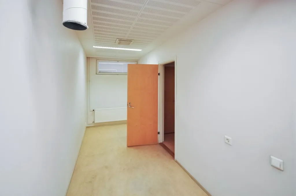 Entrée - Commercial Space with District Heating in Ylitornio
