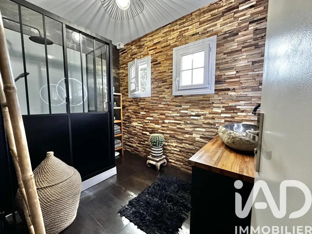 Salles de bain - Villa Rénovée avec Piscine et Jardin à Toulouse
