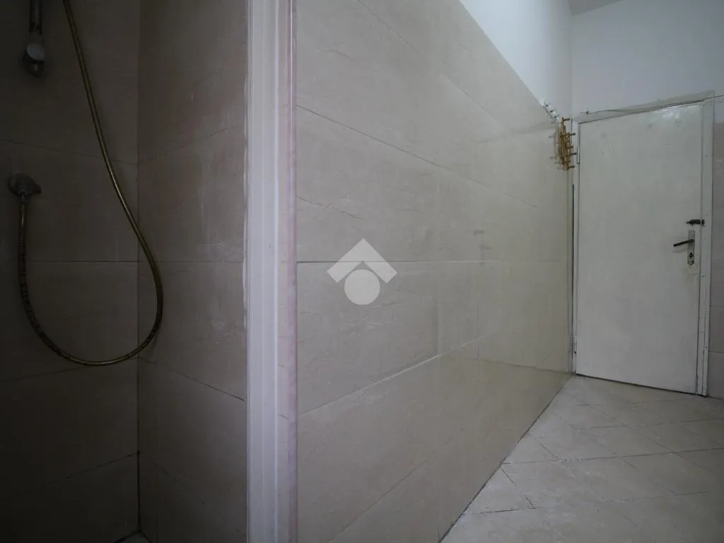 Vannitoad - Bright Flat with Balcony in Prato