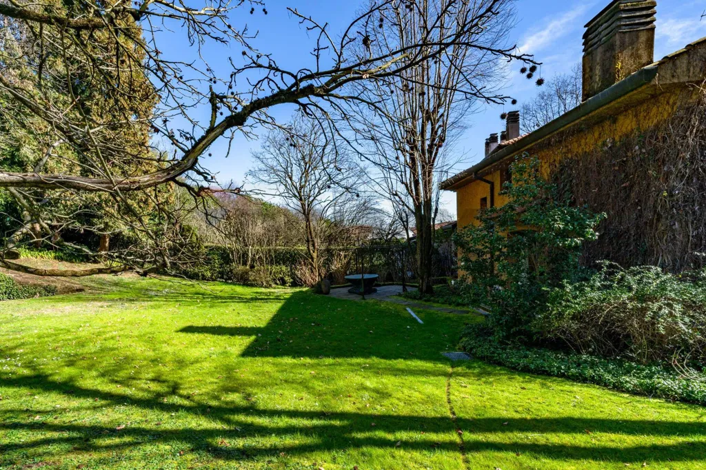 Aed - Bifamiliar Villa with Terrace in Lesmo Green