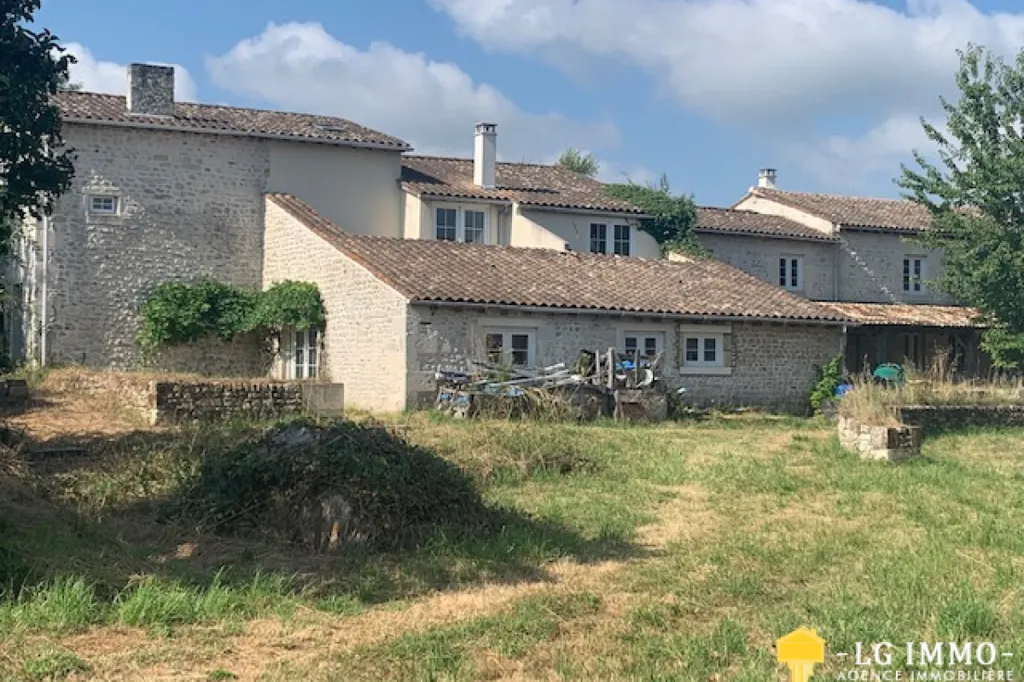 Välivaade - 11 Traditional Stone Houses in Charente Region