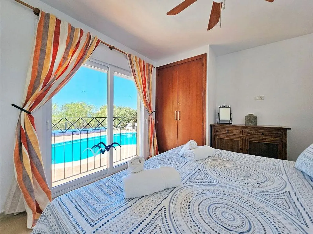 Bedrooms - Chalet with Pool and Sea View in Golf Area