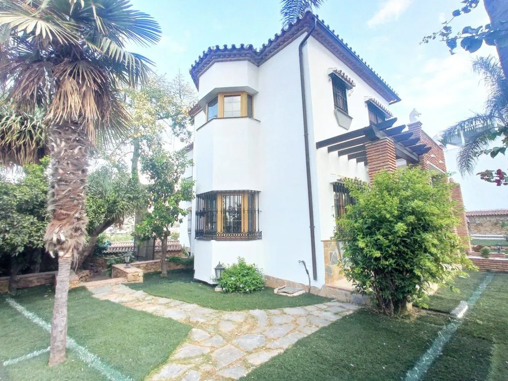 Välivaade - Detached House with Pool in Mijas