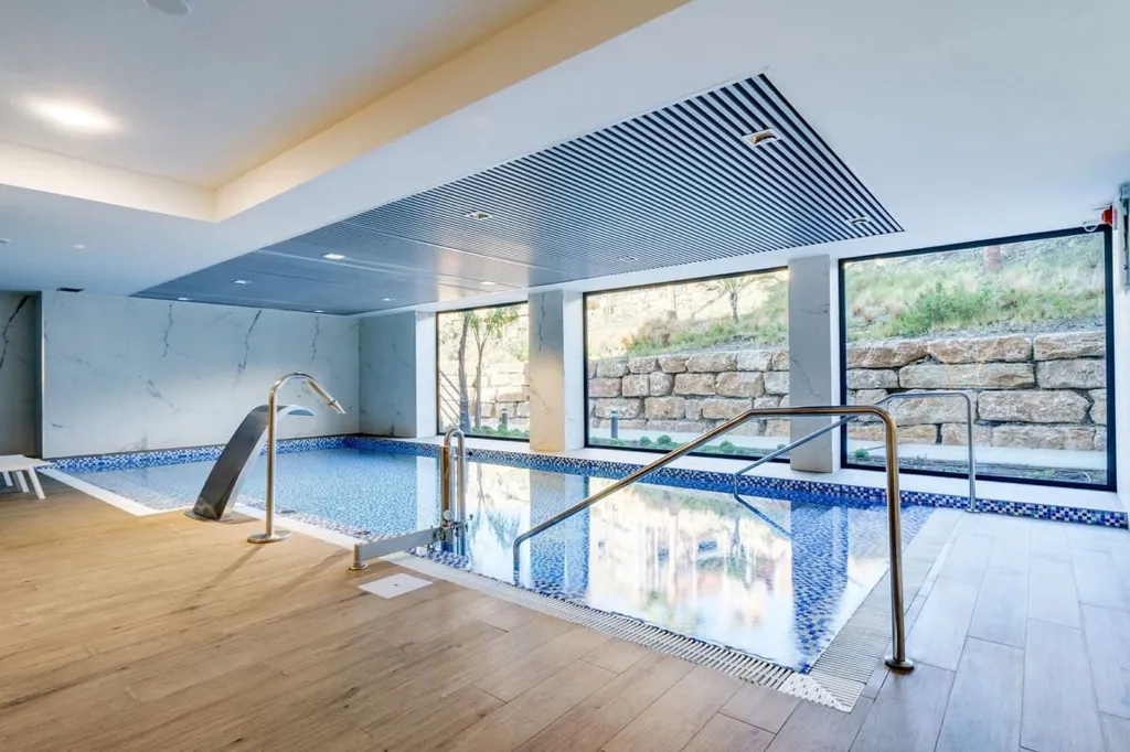 Bassein - Apartment with Large Terrace in Estepona