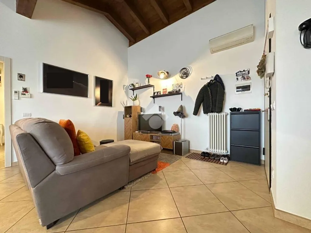 Séjour - Attico with Balcony in Crespiatica