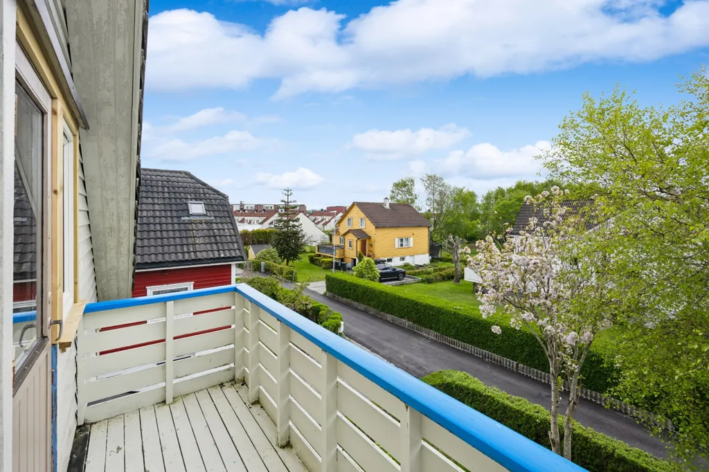 Rõdu - Detached House with Sea View in Skeie