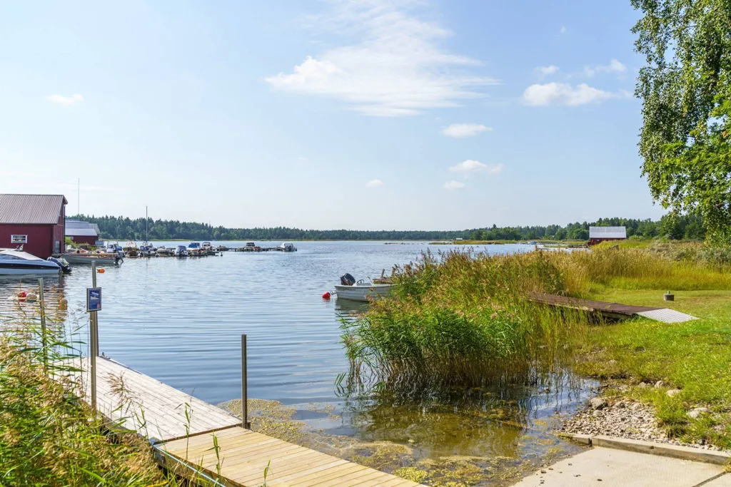 Jardin - Plot with Water Access in Fagerviken, Uppsala