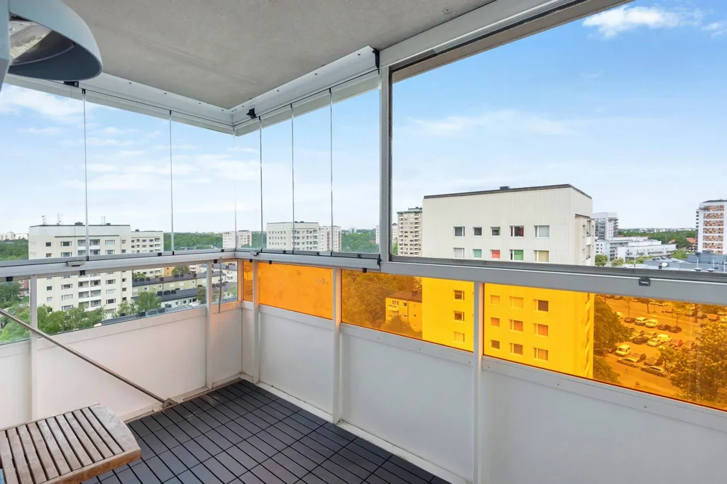Rõdu - Apartment with Panoramic View in Högdalen