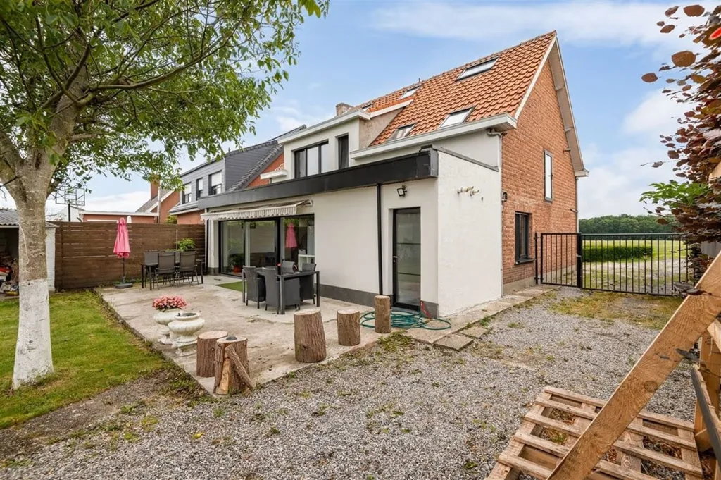 Extérieur - Maison Rénovée avec Jardin à Duffel