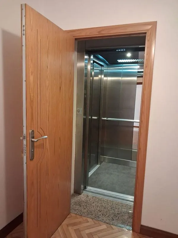Entrée - Duplex with Terrace in Ferrol's Heart