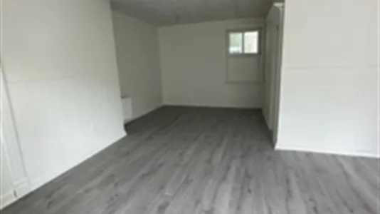 Toad - Office Space with Parking in Grindsted