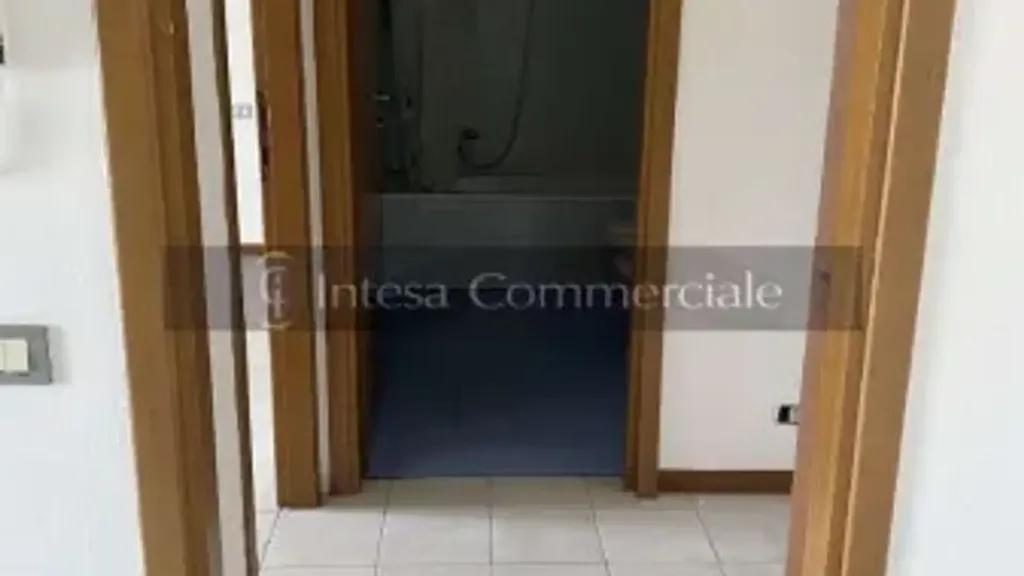 Esik - Bright Bilocale with Balcony in Brescia