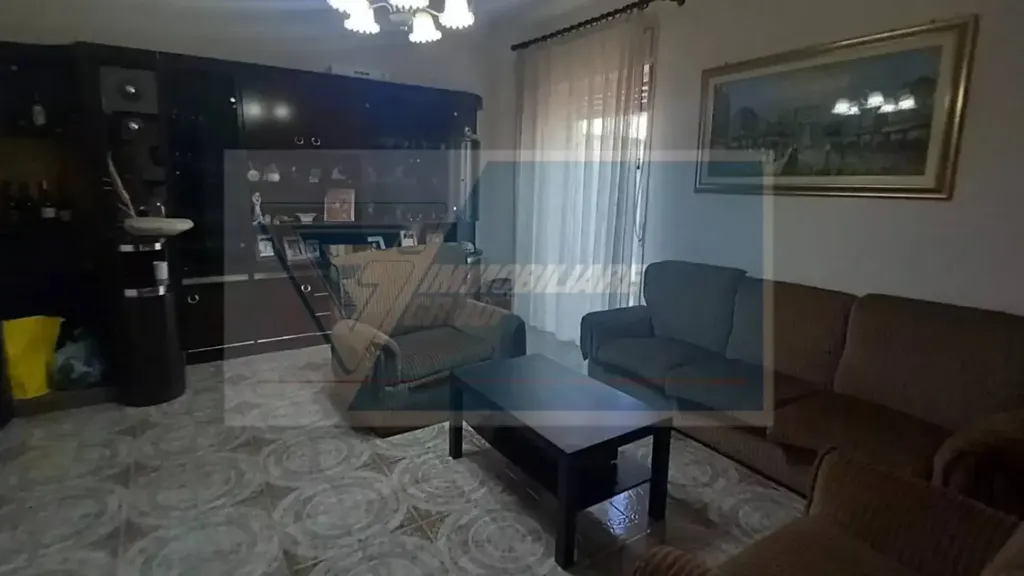 Elutuba - Independent House with Garage in Floridia