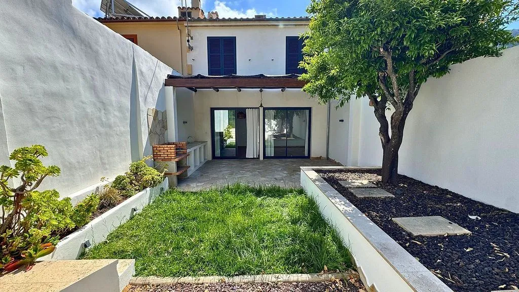Jardin - Reformated Townhouse with Pool in Andratx