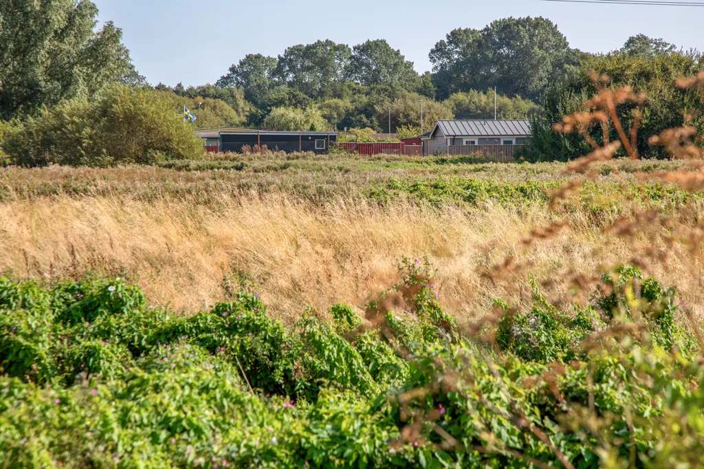 Aed - Plot with Building Potential in Klondyke