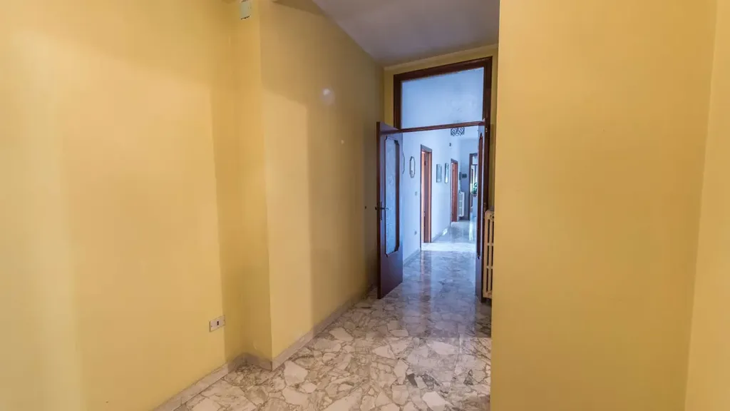 hallway_entrance