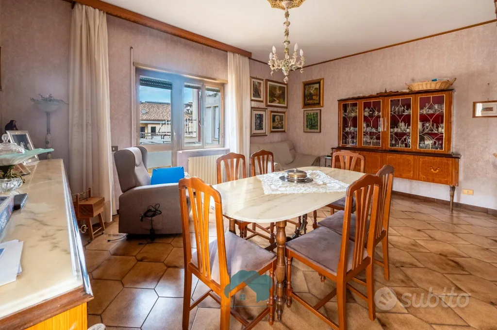 Dining Room - Villa Portion with Courtyard in Poli