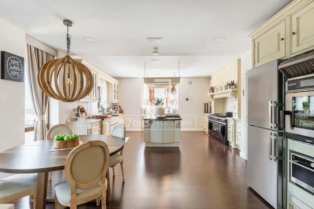 Cuisine - Villa with Panoramic Views in Las Rozas