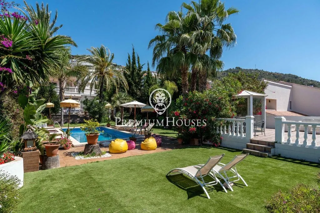 Bassein - Luxury House with Pool in Sitges