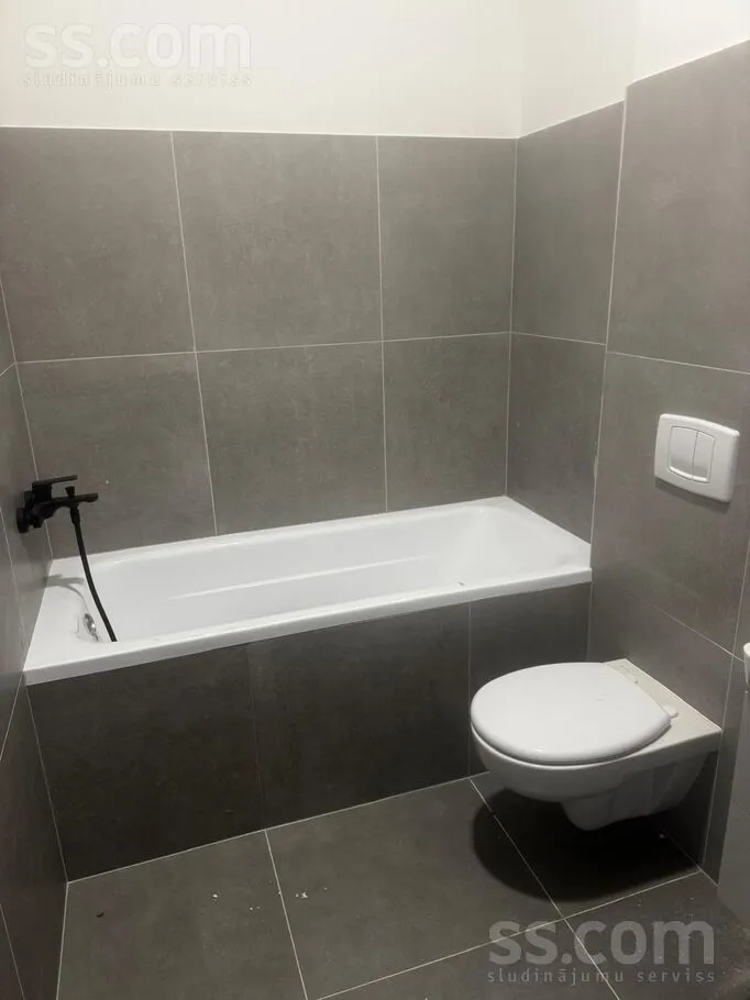 Bagni - Renovated Apartment with Designer Layout in Riga Centre