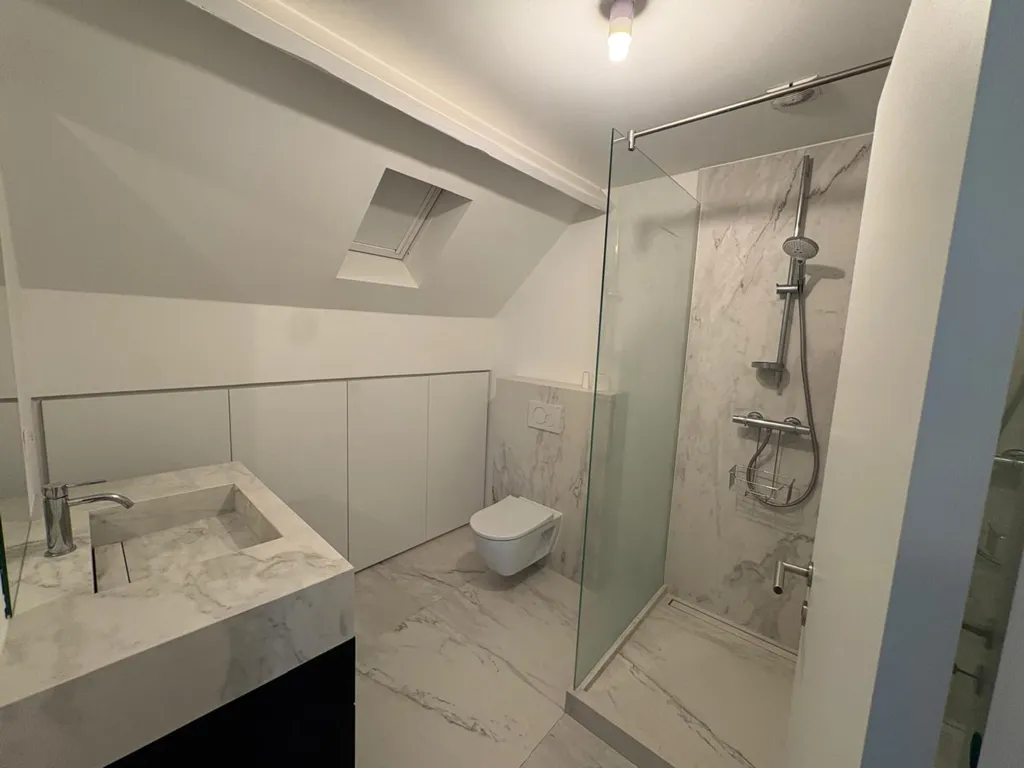 Salles de bain - Studio Haut de Gamme avec Chambre Séparée à Proximité du Centre-Ville