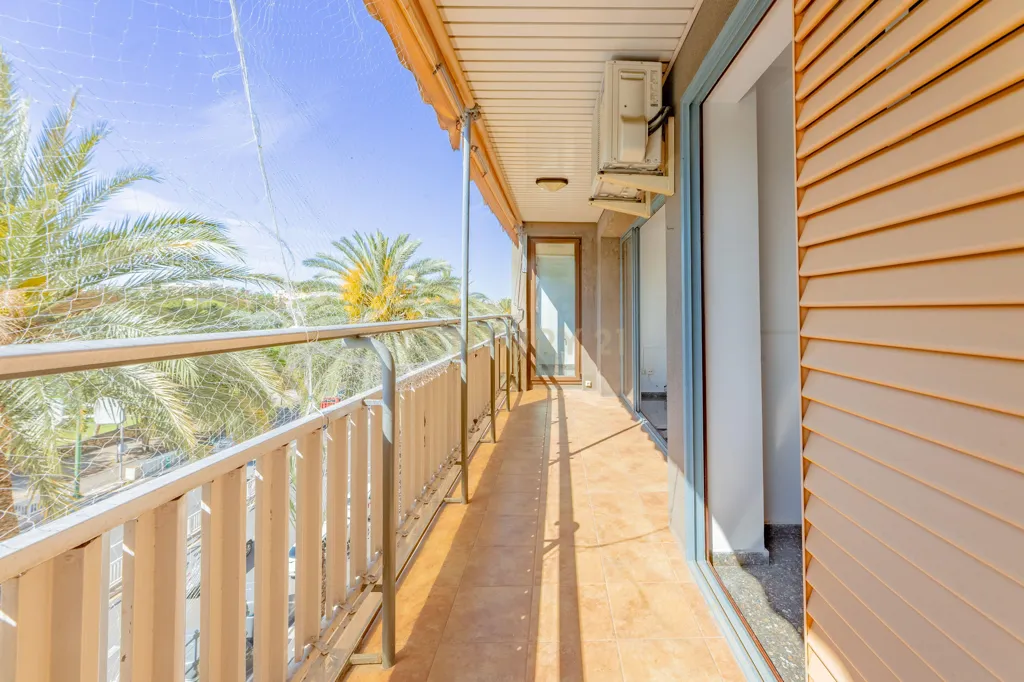 Balcon - Apartment with River View and Terrace in Campanar