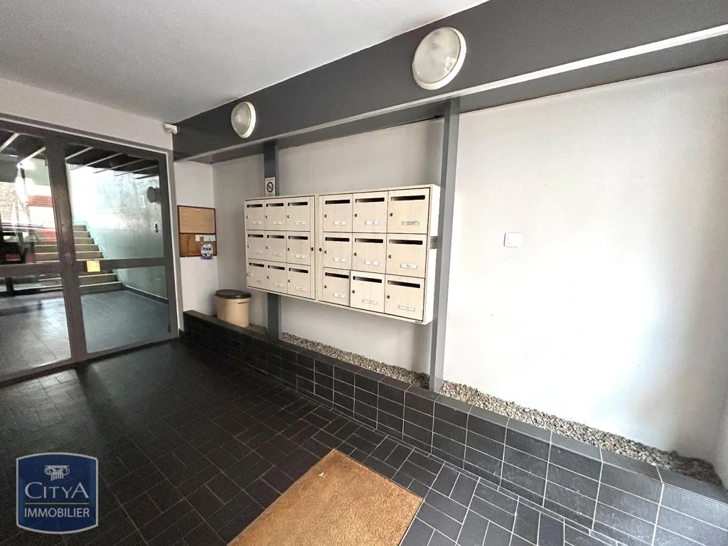 Entrée - Studio Meublé avec Balcon à Saint-Étienne