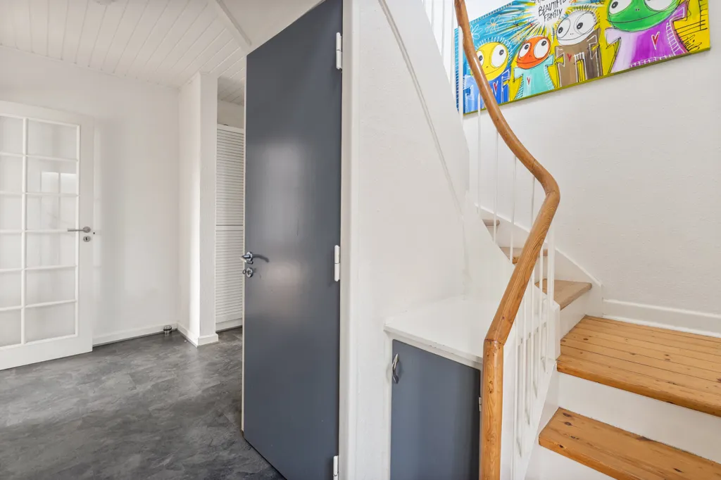 hallway_entrance