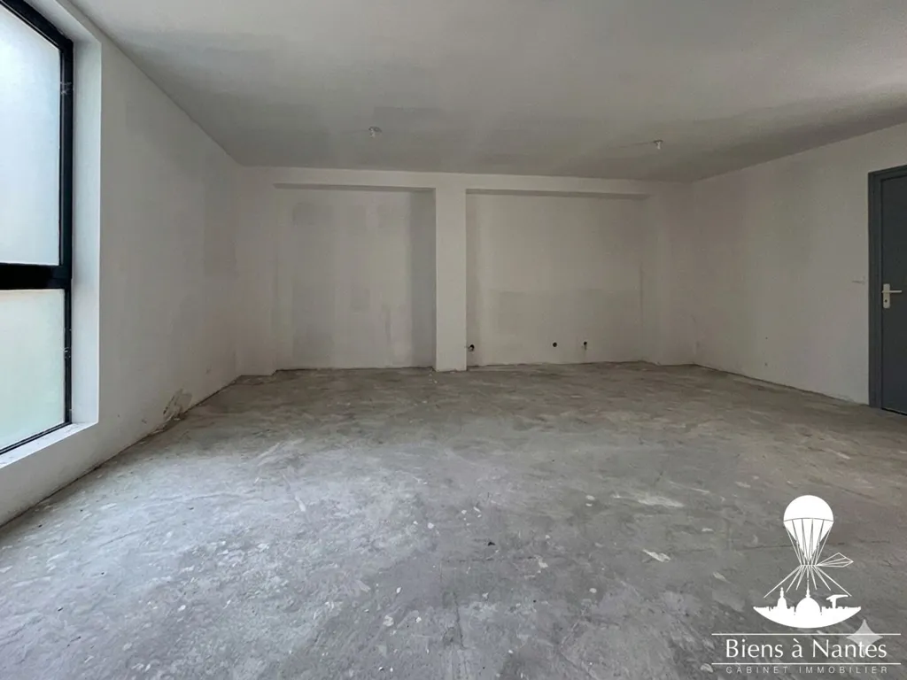 Toad - Mixed-Use Property with Loft Potential in Torfou