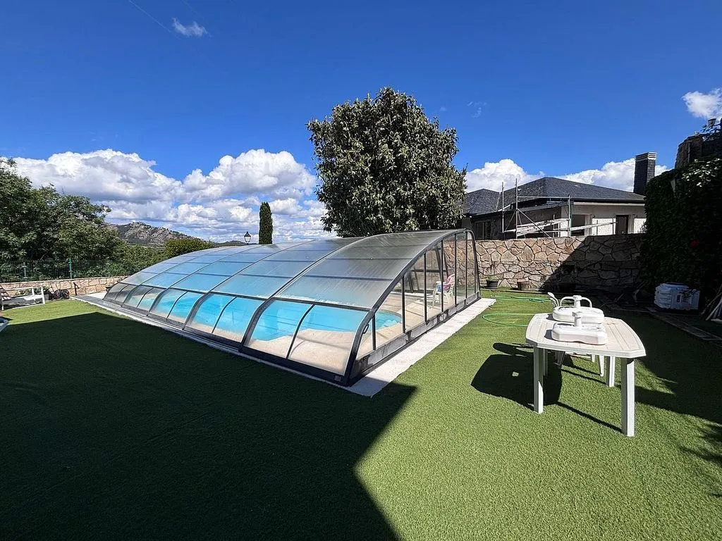 Pool - Chalet with Pool and Terrace in El Boalo