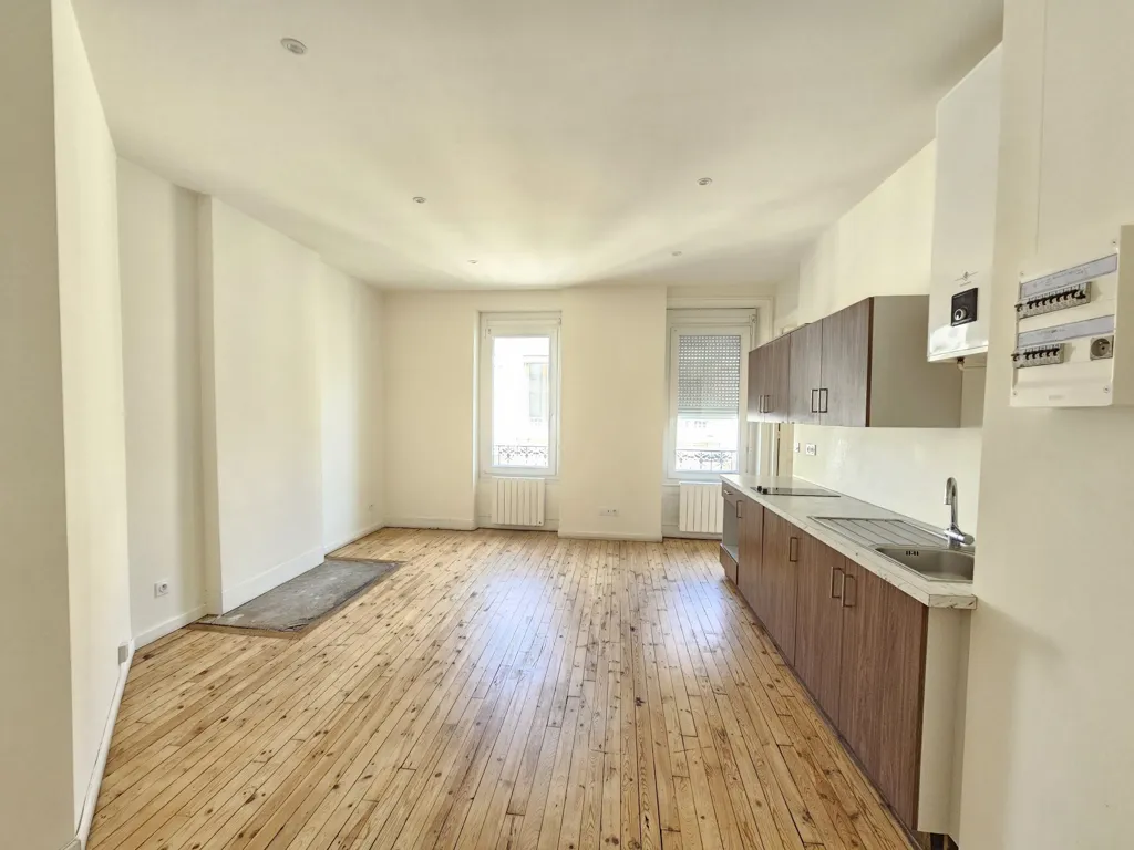 Cucina - 2-Bed Apartment with Ascender in Saint-Étienne