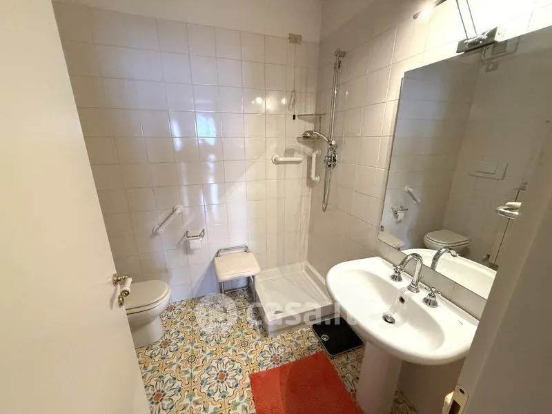 Salles de bain - Mansard Attico with Panoramic View in Macerata