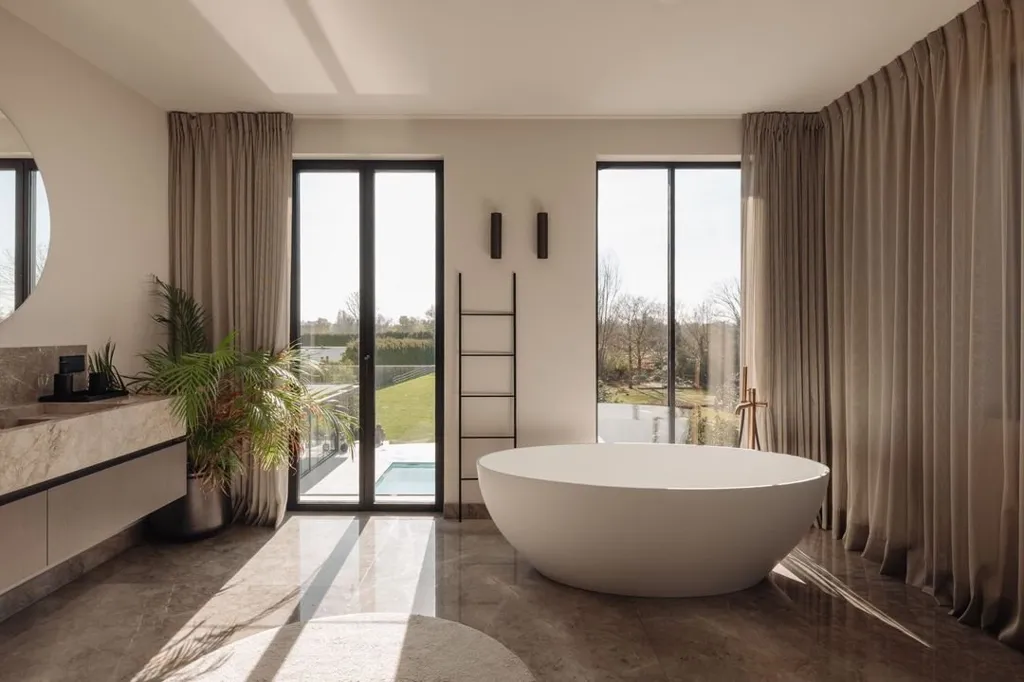 Bathrooms - Villa with River View on Amsteldijk Noord