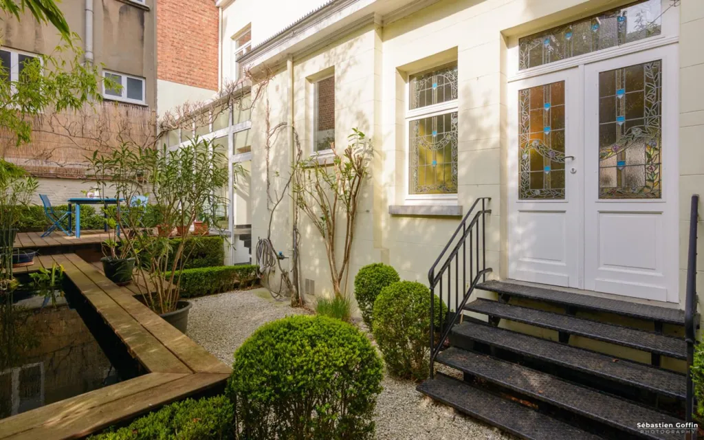 Jardin - Manoir des Années 1930 avec Terrasse à Schaerbeek