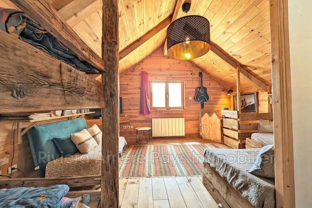 Chambres - Villa Luxueuse avec Vue Panoramique à Roure