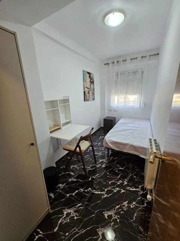 Chambres - Student-Friendly Flat with Balcony in Eixample