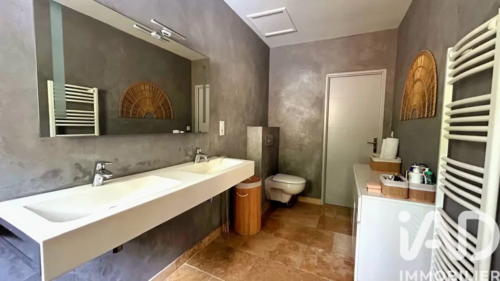 Salles de bain - Villa Contemporaine avec Vue Panoramique à Gémenos